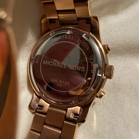 Michael Kors Rose Gold Watch - Picture 4 of 4